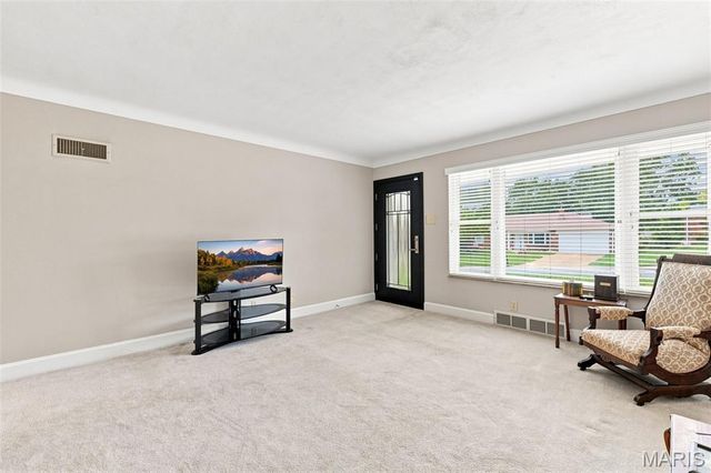 9944 Knollshire Drive, St Louis, MO 63123