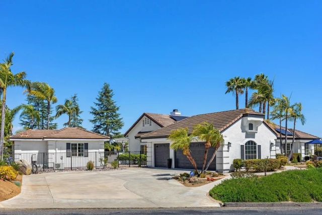 1744 Arbolita Ln., Fallbrook, CA 92028