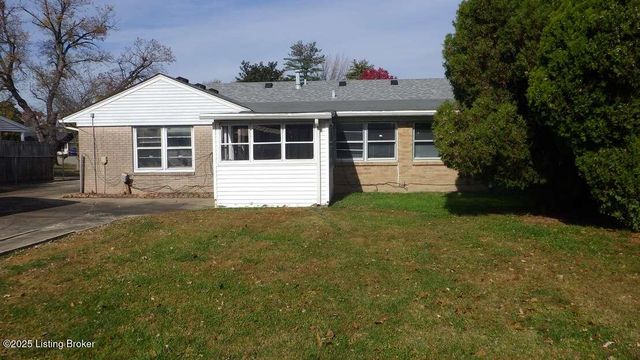 9810 Tucson Ct, Louisville, KY 40223