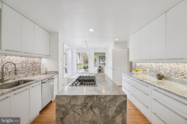 5625 LAMAR, Bethesda, MD 20816