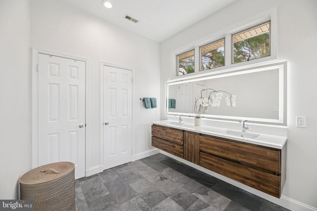 5625 LAMAR, Bethesda, MD 20816