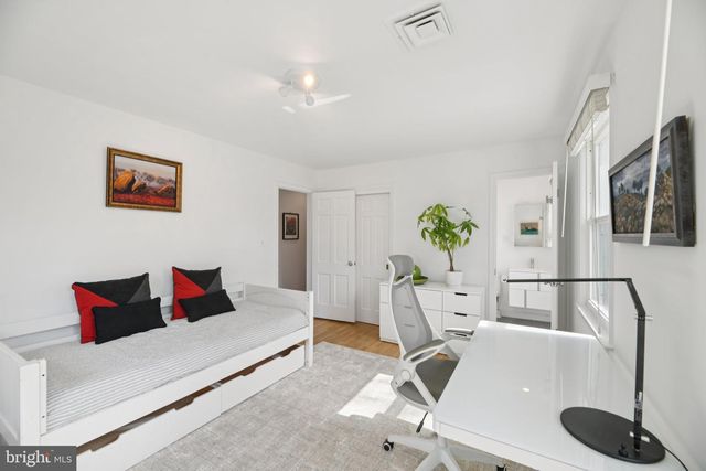 5625 LAMAR, Bethesda, MD 20816