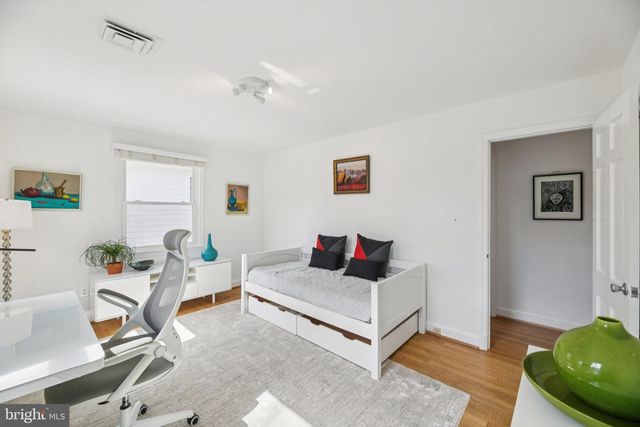 5625 LAMAR, Bethesda, MD 20816