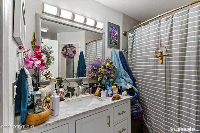 8510 Moss Court, Anchorage, AK 99504