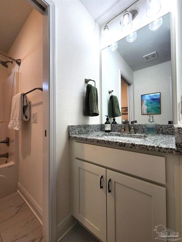 5902 Creek Side Cir, Pensacola, FL 32504