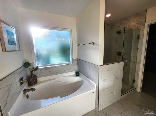 5902 Creek Side Cir, Pensacola, FL 32504