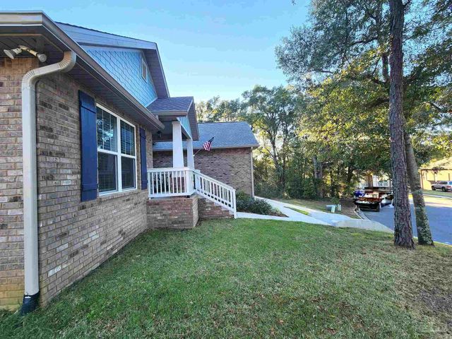 5902 Creek Side Cir, Pensacola, FL 32504
