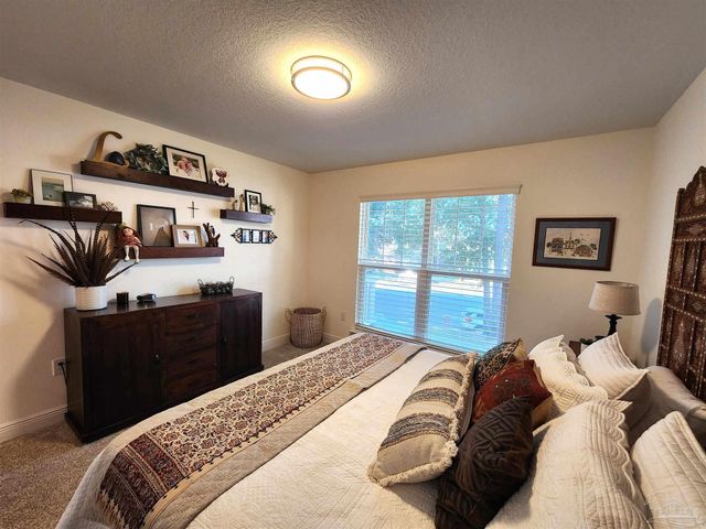 5902 Creek Side Cir, Pensacola, FL 32504