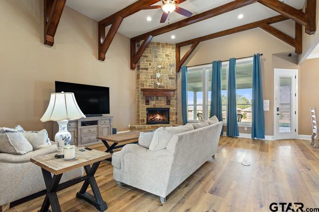 610 FM 2010, Chandler, TX 75758