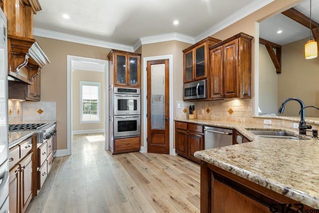 610 FM 2010, Chandler, TX 75758