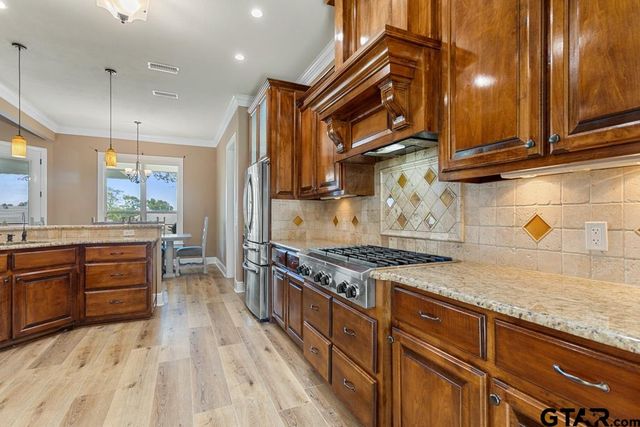 610 FM 2010, Chandler, TX 75758