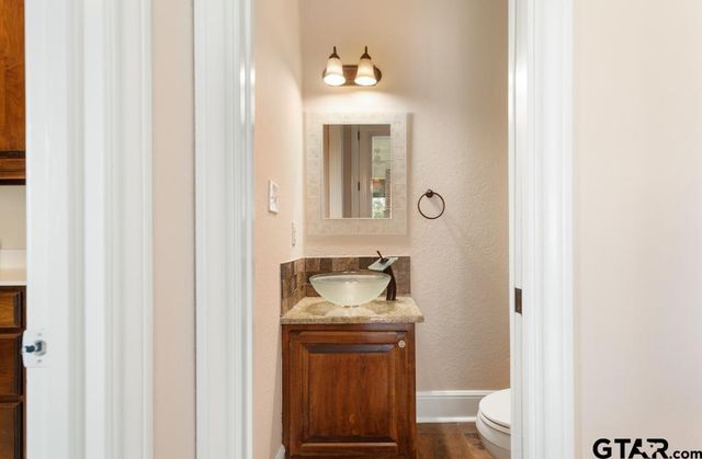 610 FM 2010, Chandler, TX 75758