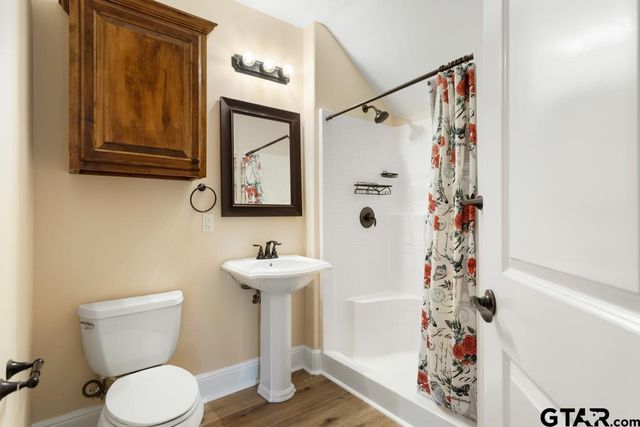 610 FM 2010, Chandler, TX 75758