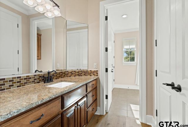 610 FM 2010, Chandler, TX 75758