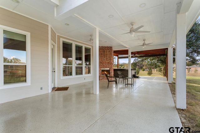 610 FM 2010, Chandler, TX 75758