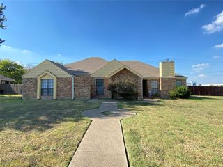 932 Westover Drive, Lancaster, TX 75134