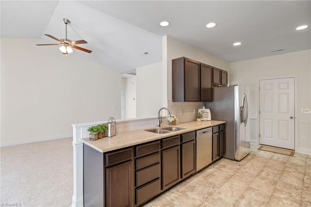 5122 Moseley Drive, Clemmons, NC 27012