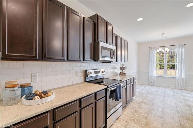 5122 Moseley Drive, Clemmons, NC 27012