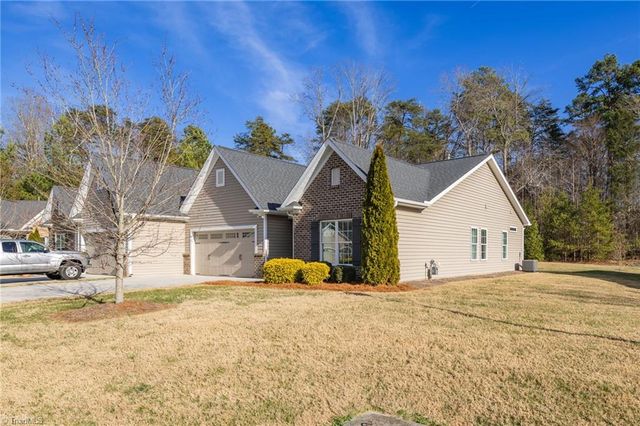 5122 Moseley Drive, Clemmons, NC 27012
