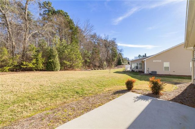 5122 Moseley Drive, Clemmons, NC 27012