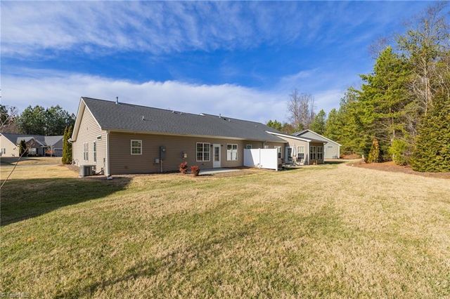 5122 Moseley Drive, Clemmons, NC 27012