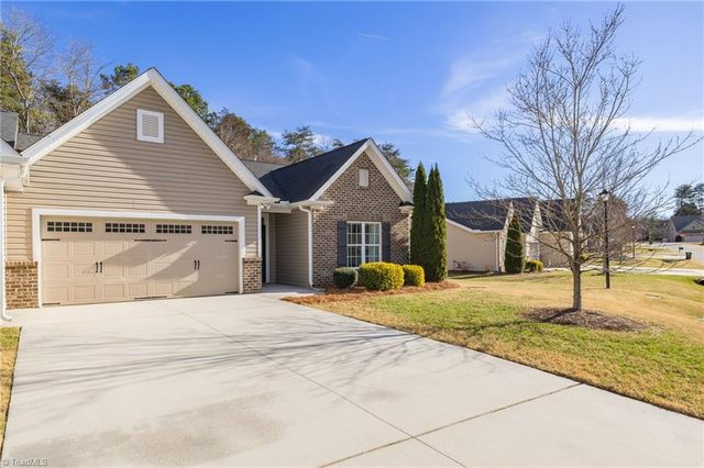 5122 Moseley Drive, Clemmons, NC 27012