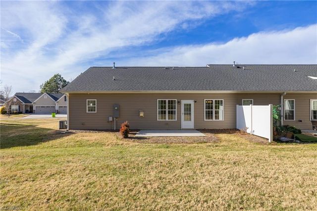 5122 Moseley Drive, Clemmons, NC 27012