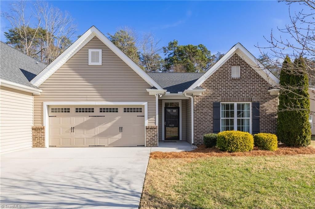 5122 Moseley Drive, Clemmons, NC 27012