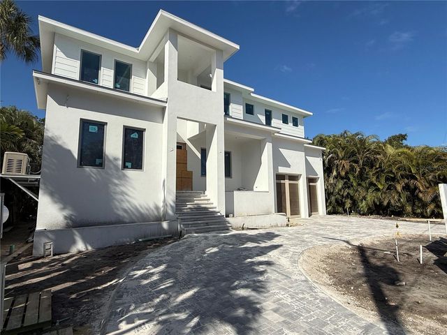 423 S ROYAL POINCIANA DRIVE, Tampa, FL 33609