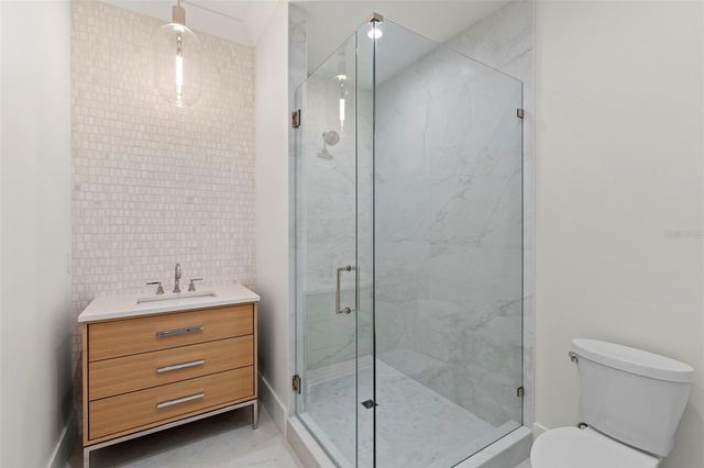 423 S ROYAL POINCIANA DRIVE, Tampa, FL 33609