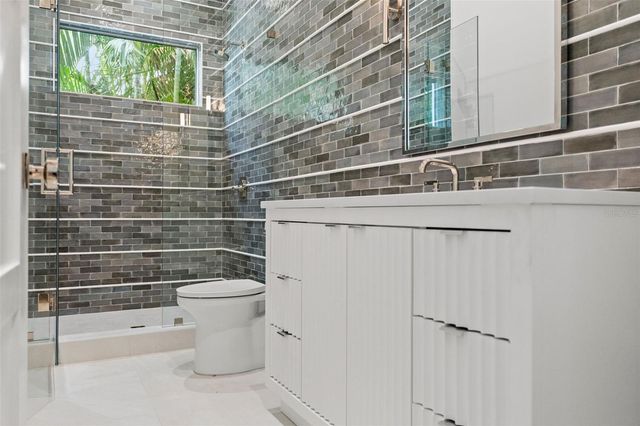 423 S ROYAL POINCIANA DRIVE, Tampa, FL 33609