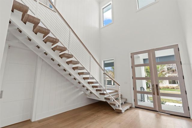 423 S ROYAL POINCIANA DRIVE, Tampa, FL 33609