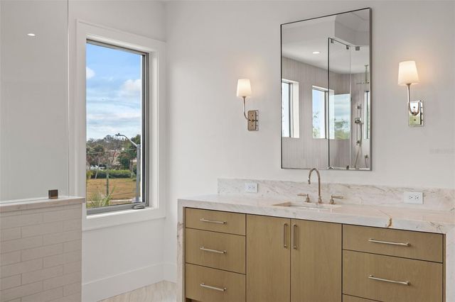 423 S ROYAL POINCIANA DRIVE, Tampa, FL 33609