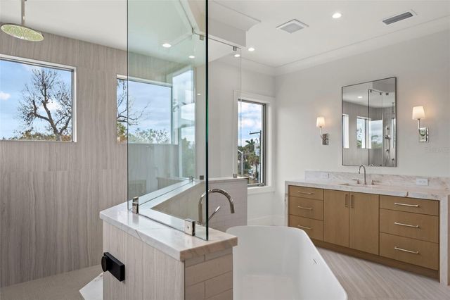 423 S ROYAL POINCIANA DRIVE, Tampa, FL 33609