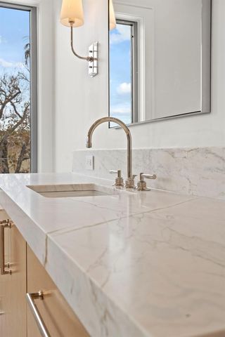 423 S ROYAL POINCIANA DRIVE, Tampa, FL 33609