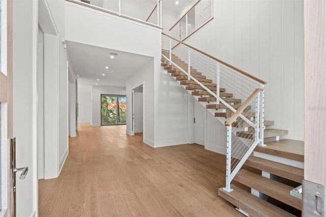 423 S ROYAL POINCIANA DRIVE, Tampa, FL 33609