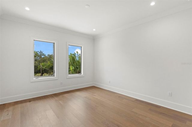 423 S ROYAL POINCIANA DRIVE, Tampa, FL 33609