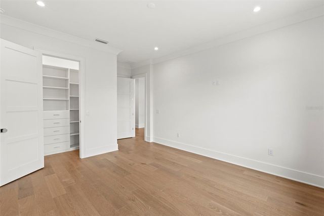 423 S ROYAL POINCIANA DRIVE, Tampa, FL 33609