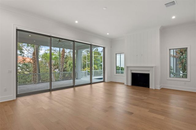 423 S ROYAL POINCIANA DRIVE, Tampa, FL 33609