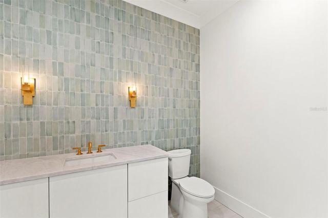 423 S ROYAL POINCIANA DRIVE, Tampa, FL 33609