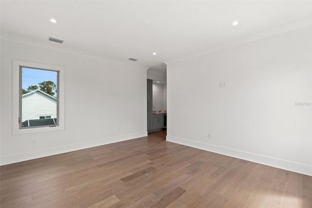 423 S ROYAL POINCIANA DRIVE, Tampa, FL 33609