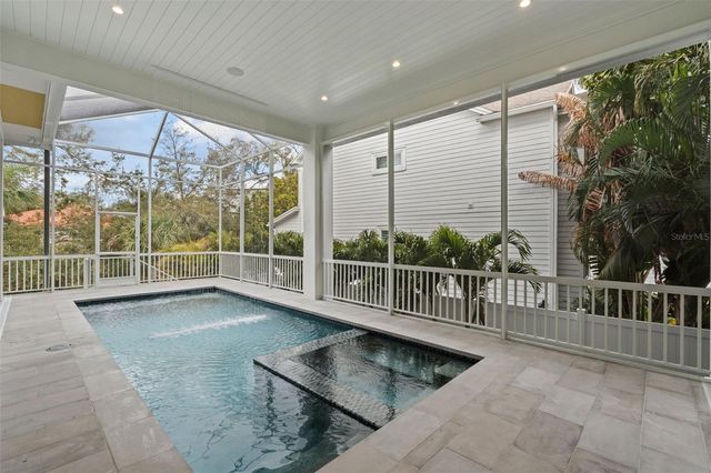 423 S ROYAL POINCIANA DRIVE, Tampa, FL 33609