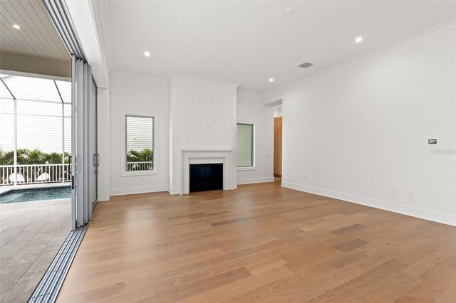 423 S ROYAL POINCIANA DRIVE, Tampa, FL 33609