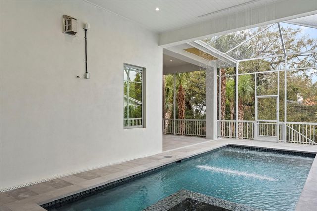 423 S ROYAL POINCIANA DRIVE, Tampa, FL 33609