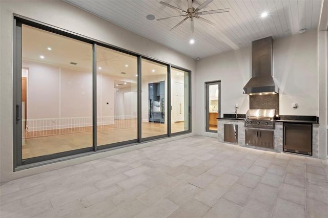 423 S ROYAL POINCIANA DRIVE, Tampa, FL 33609