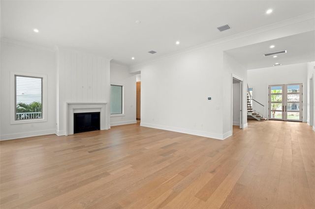 423 S ROYAL POINCIANA DRIVE, Tampa, FL 33609