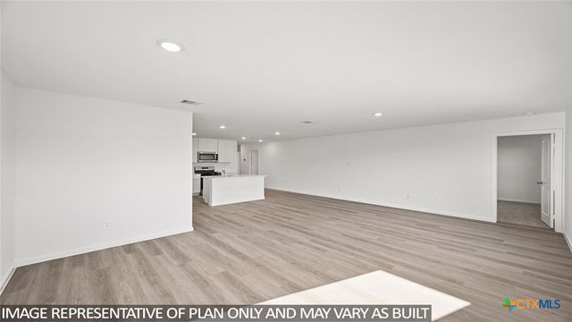 177 Baby Calf Roping Road, Jarrell, TX 76537