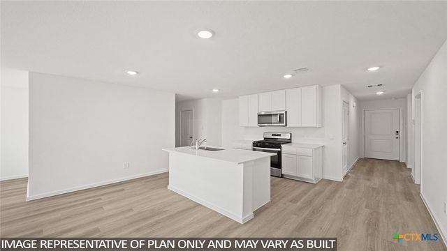 177 Baby Calf Roping Road, Jarrell, TX 76537