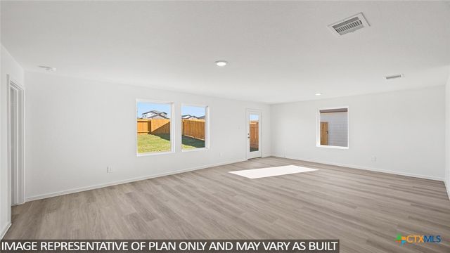 177 Baby Calf Roping Road, Jarrell, TX 76537