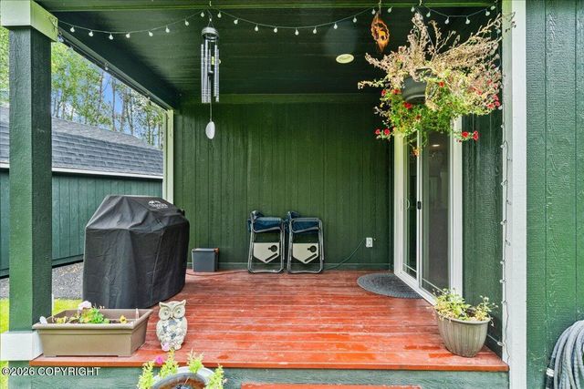 8603 E Dancing Lights Drive, Wasilla, AK 99645
